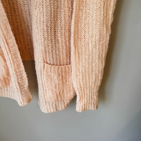 Free People Alpaca Weekend Getaway Coquette Open Cardigan Petal Pink -Size M - Picture 4 of 7